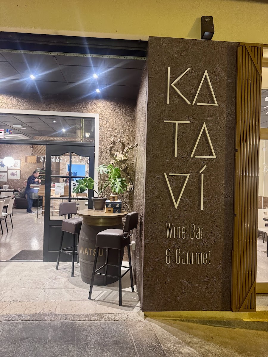 Katavi - Wine Bar & Gourmet-3