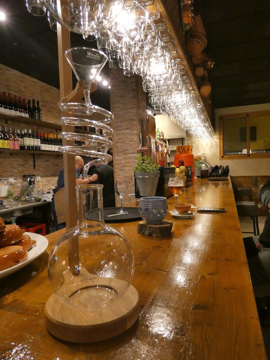 Katavi - Wine Bar & Gourmet-4